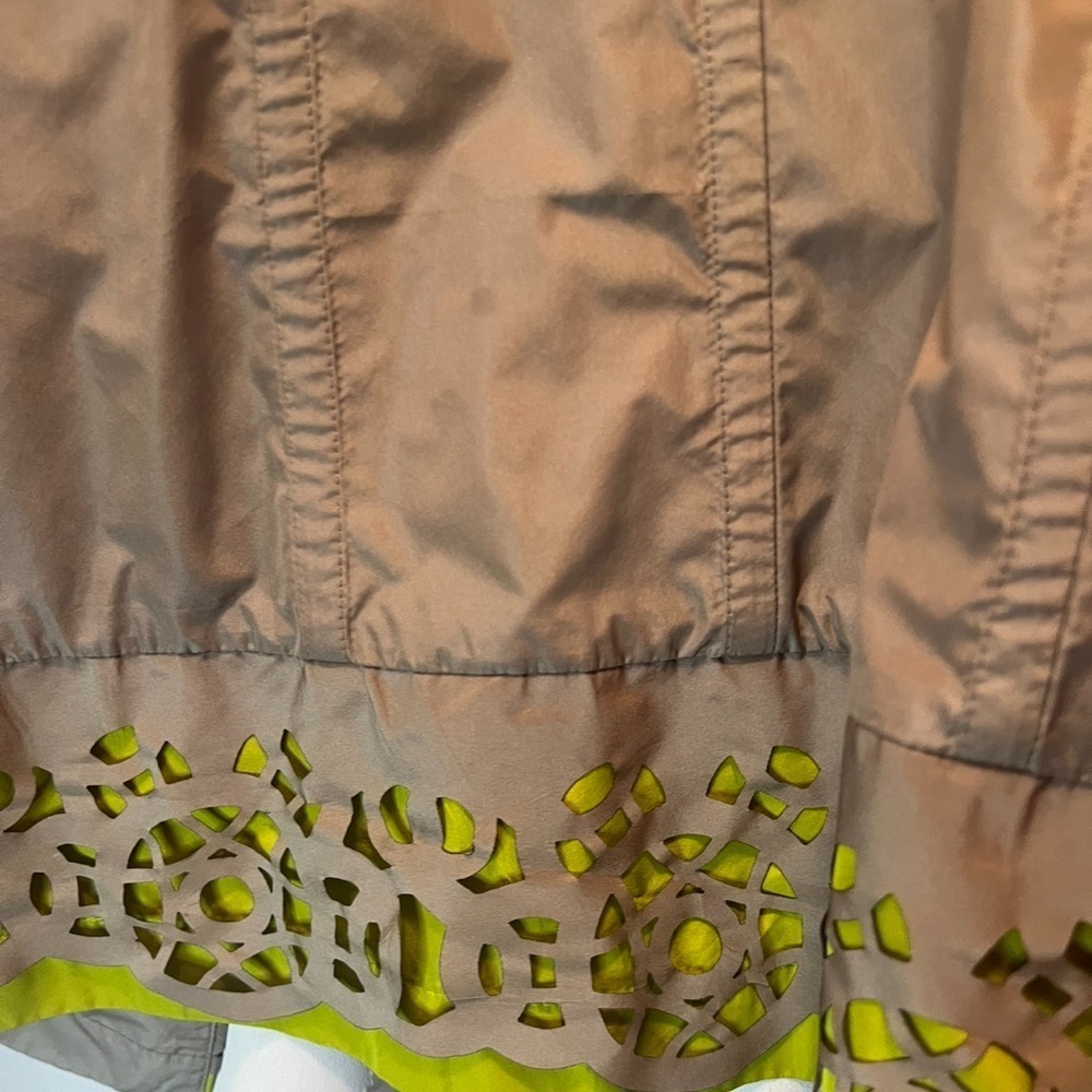 D. Exterior / Rizik Bros Taupe Laser-Cut Hem Coat Size 42 Lime Lined Jacket - Picture 4 of 9